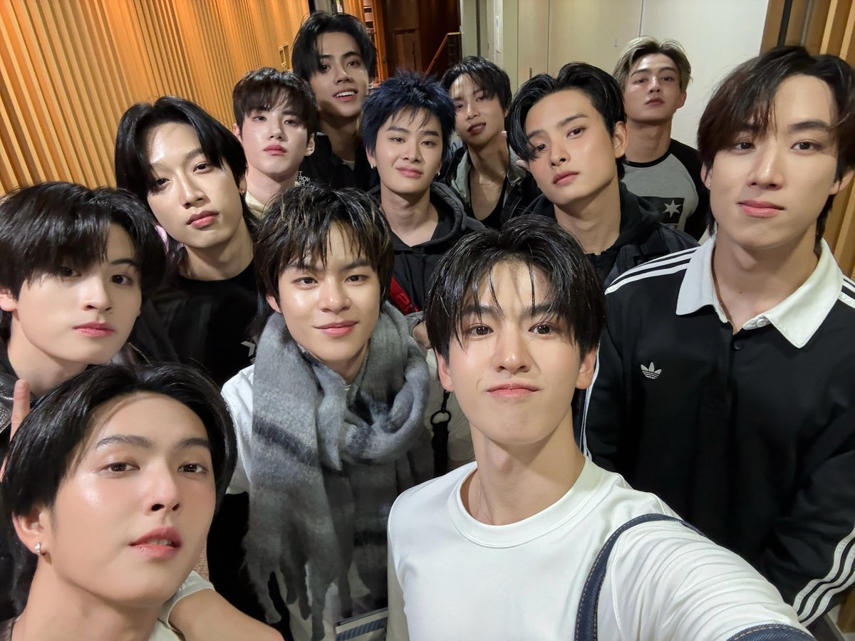 thebeus_withbus's tweet photo. อ้วรๆ กลมๆ น่ารักกันมาก

BUS THAILAND HOT ICON 

#MCOUNTDOWNxBUS
#엠카운트다운
#BUSbecauseofyouishine https://t.co/qNnQS6ExRk