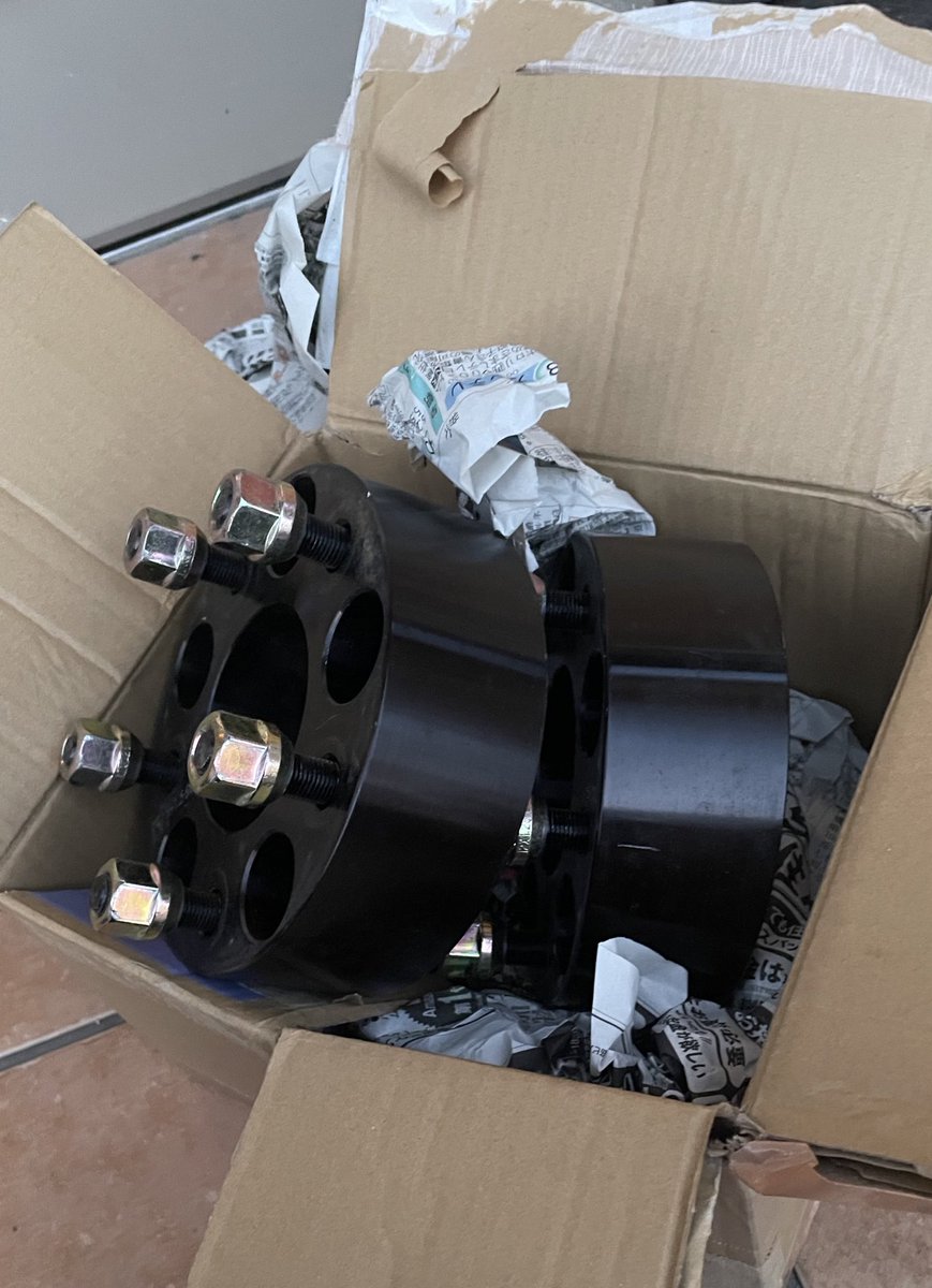 duraxの50mmワイトレ最後までナット噛まないのこえーな
ロングハブボルト打ち替え必須？
