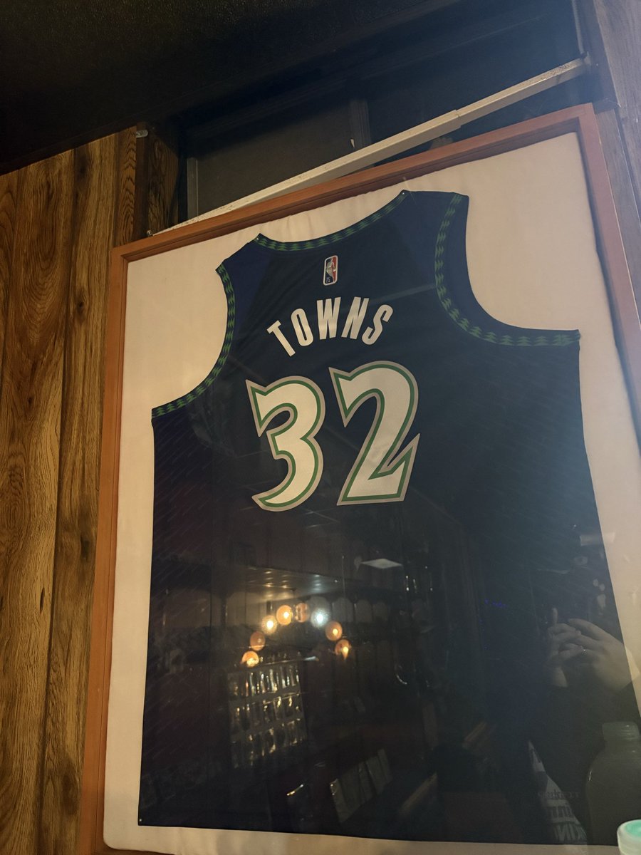VikingsSuperFa2's tweet photo. Day 2 of asking the guy who made me fall in love with the wolves to sign my jersey🙏❤️ @Timberwolves @KarlTowns https://t.co/56pEk91tjj