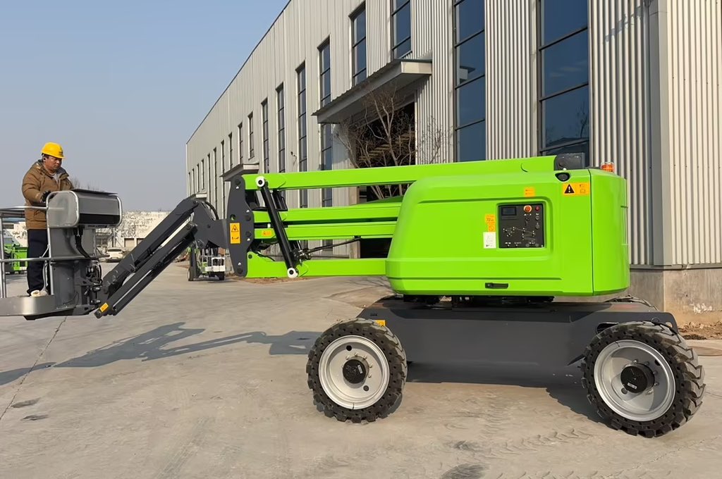 RicJamie2222's tweet image. Over, under, and around! 🔄 Jovoo articulating booms make the "impossible" reach possible. No obstacle can stop your progress. 🏗️ #ArticulatingBoom #Jovoo