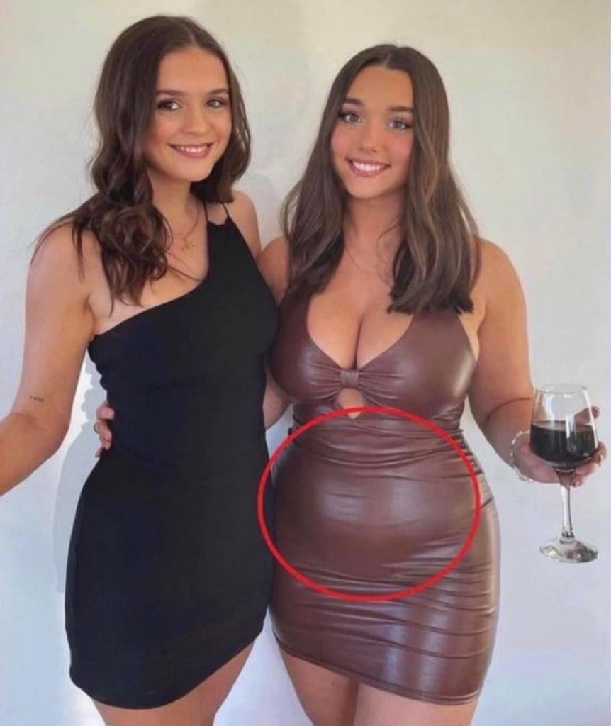 HavocFreestyle's tweet image. Why do all women insist on wearing skin tight clothing??