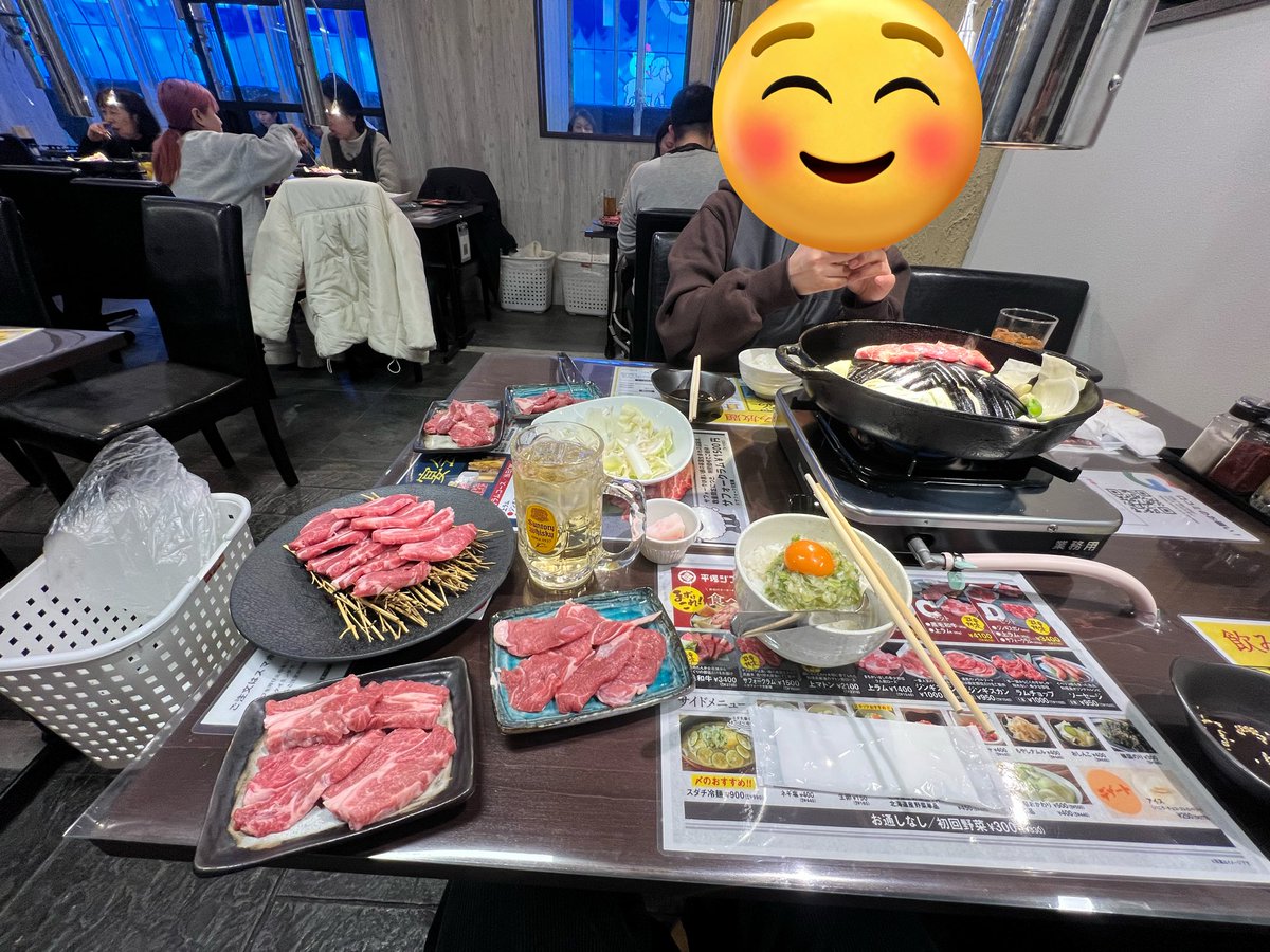 takemaru9_'s tweet photo. 2日目
二条市場
雪まつり（夜）
白い恋人パーク
平塚ジンギスカン　

どんぶりは味覚キッズだからほぼ切り身 https://t.co/WdVn8cHVDd