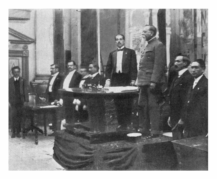 LizbethCaro07's tweet photo. Los principios esenciales de aquella Constitución mexicana del 05 de febrero de 1917, ya se los cargó la chingada. https://t.co/EDvrSNKKTi
