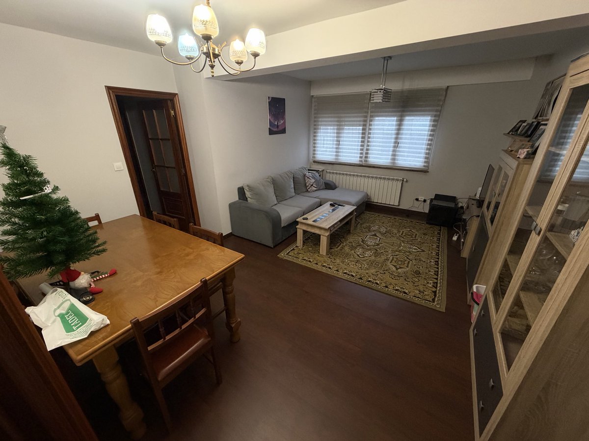 paablo__ml's tweet photo. Se alquila habitación en Santiago De Compostela (C/Doutor Maceira), muy cerca del campus sur.  Piso de tres personas, habitación individual con ventana al exterior. 
Para precio o más info habladme:)) https://t.co/JO51P1BPNR