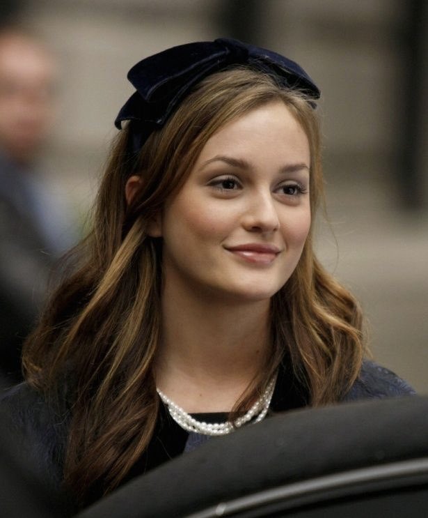 GloryMagazines's tweet photo. ‘Gossip Girl' dizisinin yazarı Cecily von Ziegesar, Blair Waldorf hakkında bir devam romanı yazıyor.

Kitap, orijinal diziden 20 yıl sonra, Blair'in 40'lı yaşlarında olduğu bir dönemde geçecek. https://t.co/KKFOSr0LFd