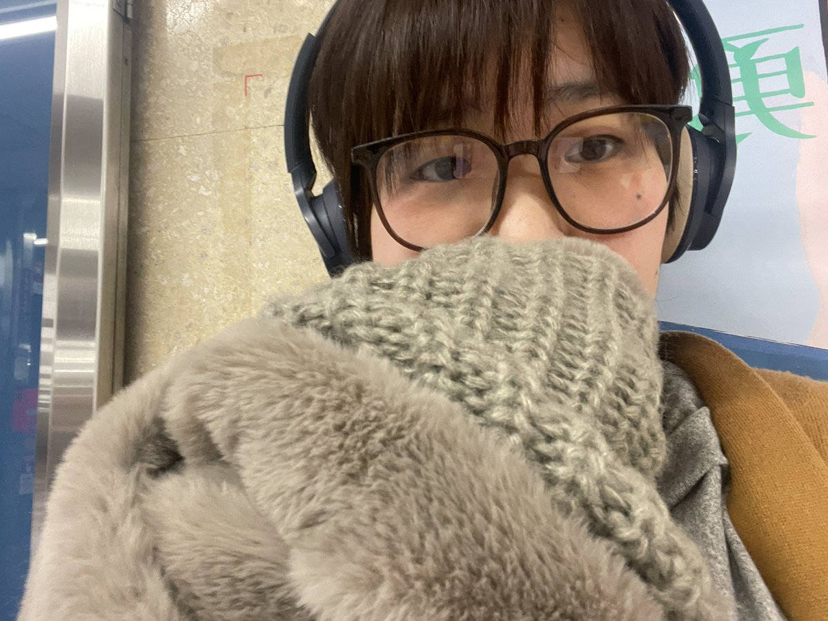 母と飲んでから帰宅。

一緒に住んでる頃は
似てないよなー思ってたけど
離れてみると似てるとこが浮き彫り。

とたまにこうやって飲む日は大事だ！！