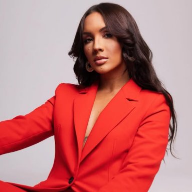 centralreality's tweet image. Maxiane, do #BBB26, é exposta por diversos blogueiros de Pernambuco.

A influenciadora teve prints de conversas vazados na internet, nos quais aparece tecendo críticas a outras blogueiras, comerciantes e até a amigas.

O perfil Nazaré Fofoca, da cidade natal de Maxiane, afirmou…