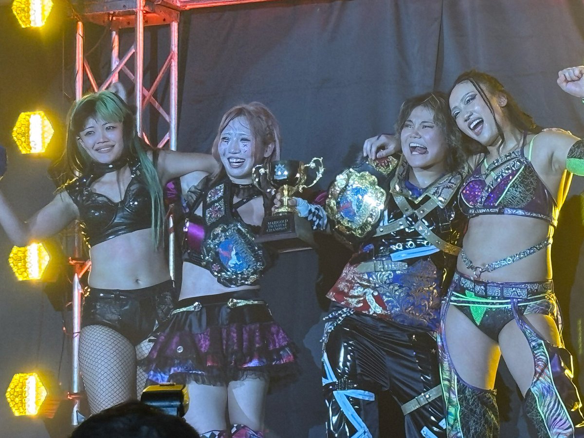 meronpan1227xx's tweet photo. プロレスグランプリ女子ベストユニットは #D_Revo じゃなかったのでショック🔥🔥 #野崎渚 選手 #CIAKI 選手 #松井珠紗 選手 #瀬戸レア 選手 #pw_mg https://t.co/xGwLhE5GKA