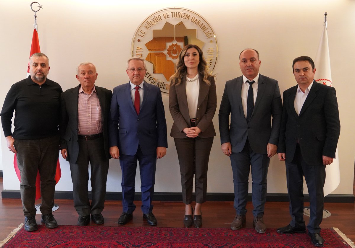 Isparta Aliköy Dedesi Sayın Ali Aydemir, Baladız Köyü Dedesi Sayın Kadir Tekin, Yakören Aslanbaba Dedesi Sayın Muharrem Köylü, Yakören İsmailbaba Dergâhı Dedesi Sayın Hasan Yelmer ile Aliköy Zakiri Sayın Ahmet Demirtaş, Başkanımızı makamında ziyaret ettiler.

Nazik ziyaretleri