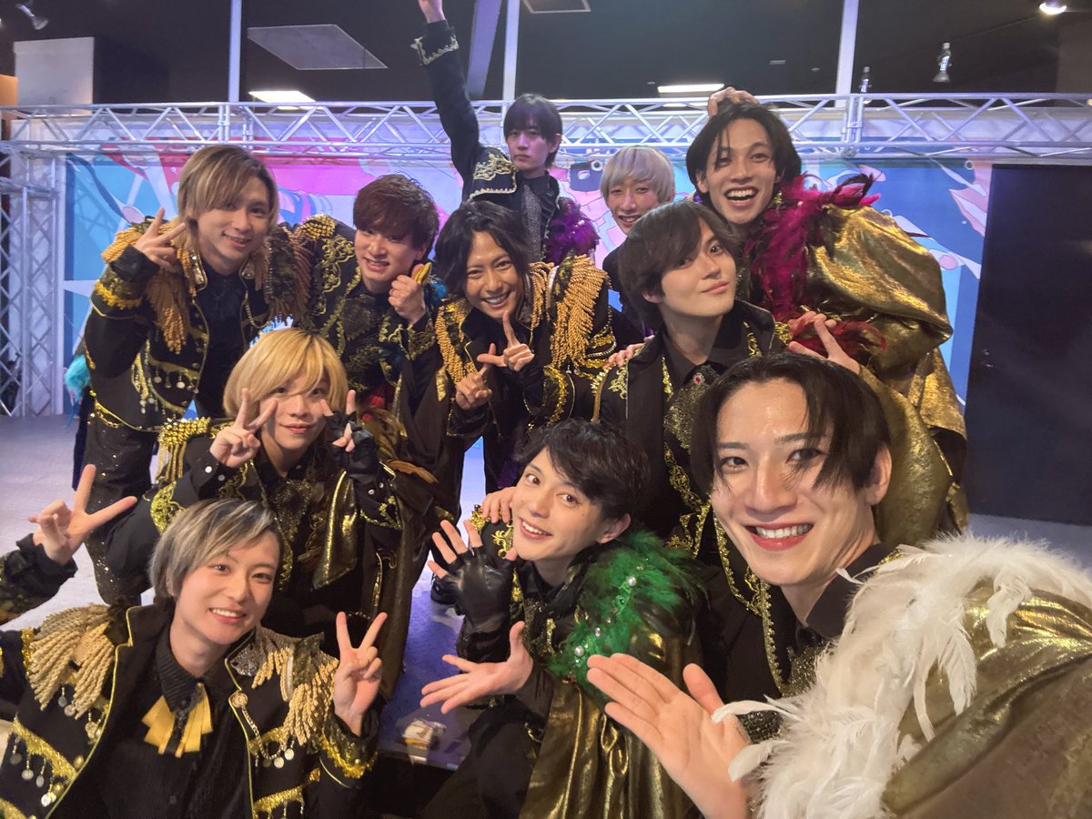leon_shigeki's tweet photo. 本日はイオンレイクタウンさんでの
ライブありがとうございました!🦁✨
次は2/7(土)名古屋遠征ライブ!!
アスナル金山さんでお待ちしております!
アニノマスさんと衣装が似てるということで!📸✨
#アニノマス #LASTLAND #フォーエース https://t.co/GHd6lxHpML