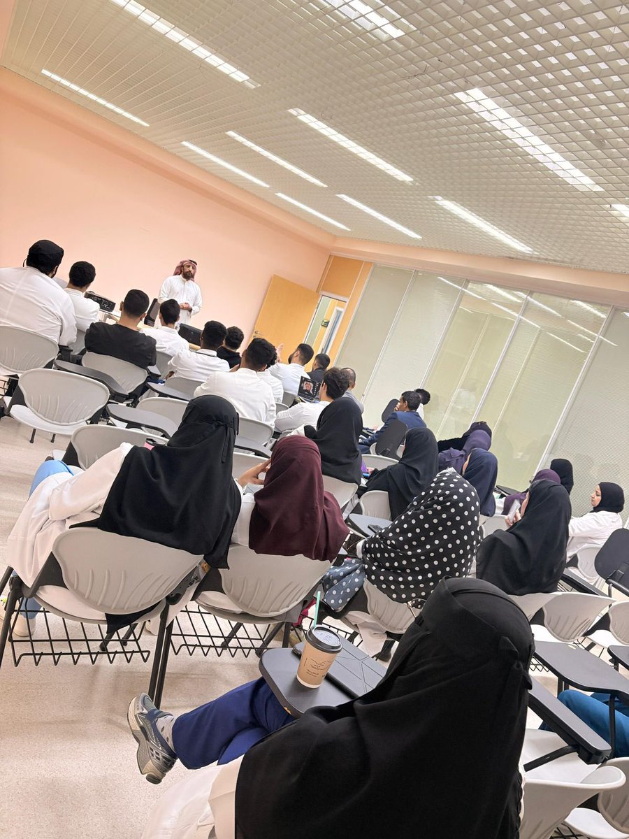dauSC_'s tweet photo. أقام قسم الرعاية التنفسية ورشة عمل يوم الأربعاء الموافق 4 فبراير، حيث تمت دعوة شركة إيروجن للمعدات الطبية لتقديم ورشة عمل متخصصة، وذلك بحضور طلاب قسمي العلاج التنفسي والتمريض من كلية الصيدلة والعلوم الطبية. https://t.co/y87PQ0zAlZ