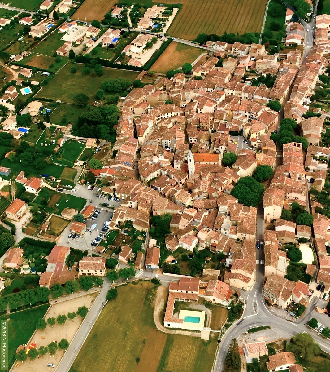 Image de Préfet de la région Provence-Alpes-Côte d'Azur - #JeudiPhoto 📸| Après Marseille jeudi dernier, changement d’échelle aujourd’hui avec Tavernes, vue d