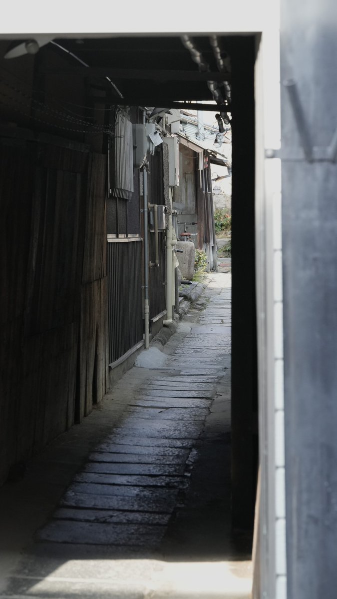 フレームの中のフレーム 古い町並みは心和みますね