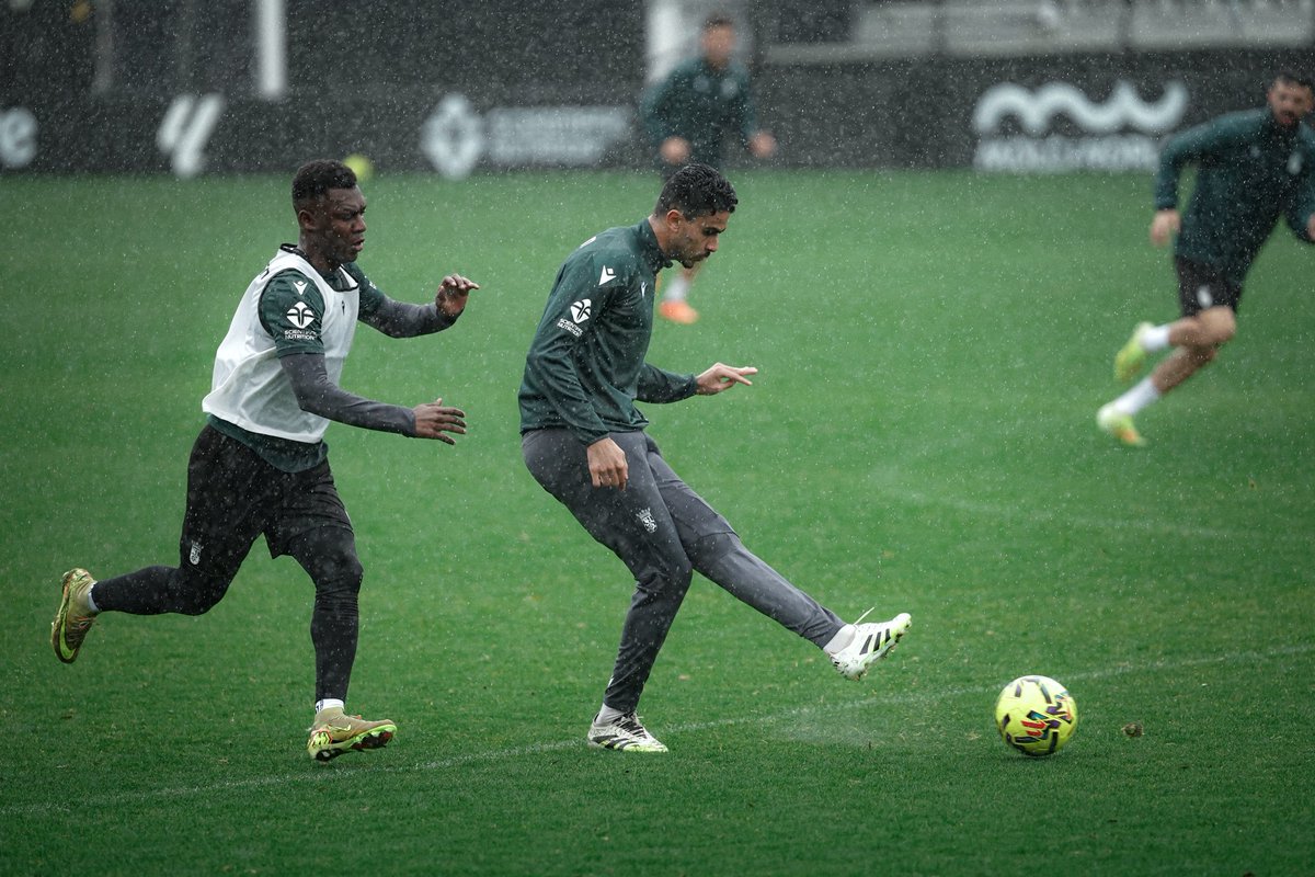 ADCeuta_FC's tweet image. Jueves ☑️🌧️