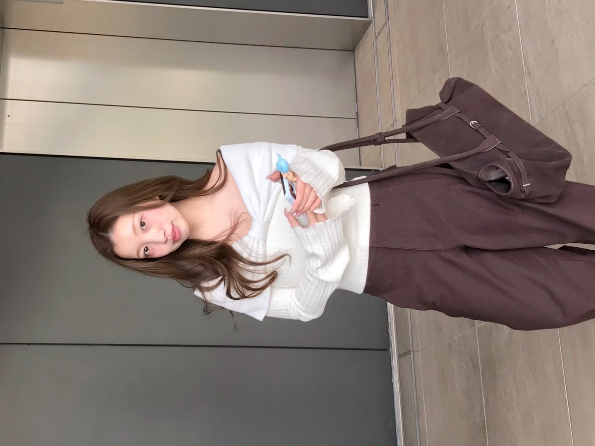 モナ子 tweet media