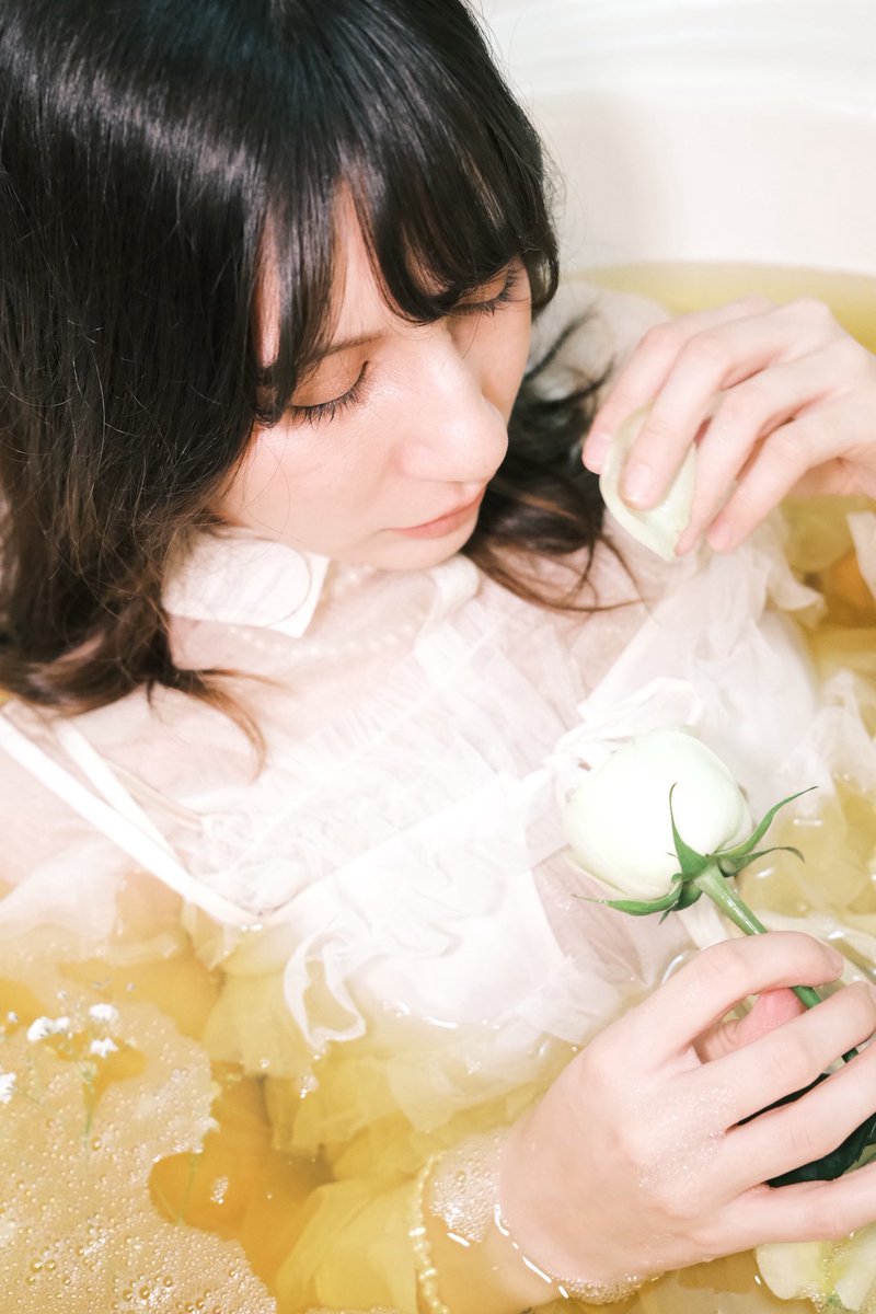 やわらかな泡の中で、白い夢をひとつ。

model ： instagram.com/ryyan_popo?igs…

#作品撮り