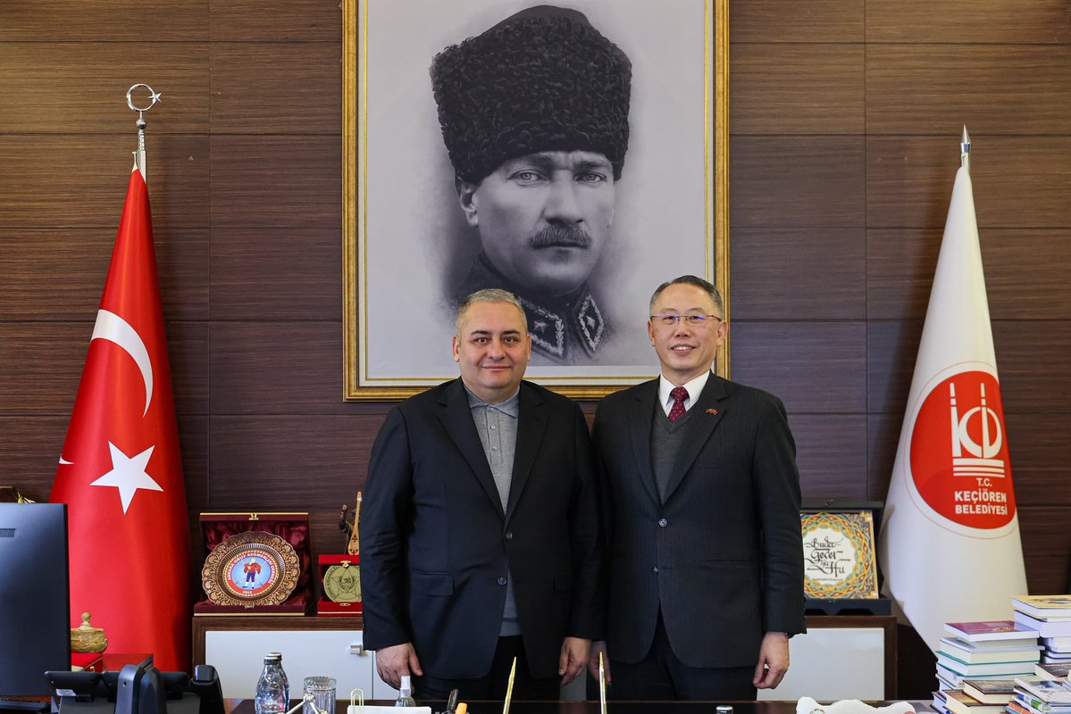 Taipei Ekonomi ve Kültür Misyonu Ankara Temsilcisi Sn. <a href="/volkan_huang/">Volkan Huang</a>’ı belediyemizde ağırladık. 

Kendilerine dostluk, karşılıklı anlayış ve ortak fayda temelinde gelişecek iş birlikleri konusunda gerçekleştirdikleri ziyaret için teşekkür ediyorum.