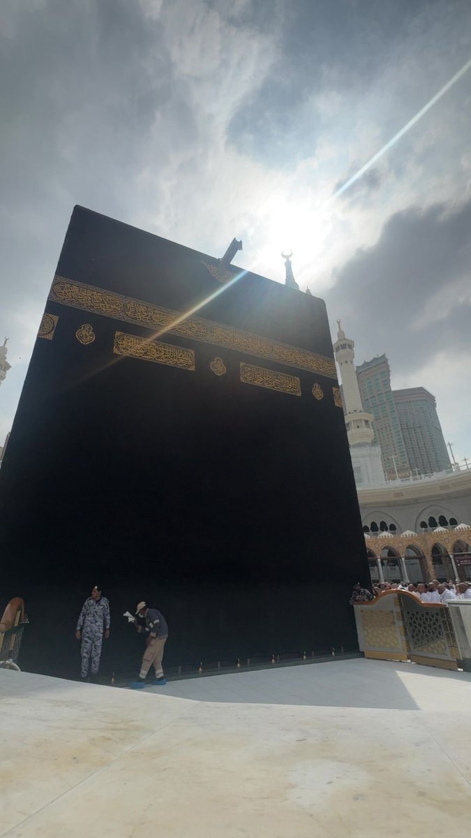28os_'s tweet photo. اللهُمَّ زِدْ هذا البيتَ تشريفًا وتعظيمًا وتكريمًا ومهابةً وزِدْ مَن شرَّفَهُ وَعَظَّمَهُ ممن حَجَّه أو اعْتَمَرَه تشريفًا وتكريمًا وتعظيمًا وبِرًّا https://t.co/GrLT42X1X7