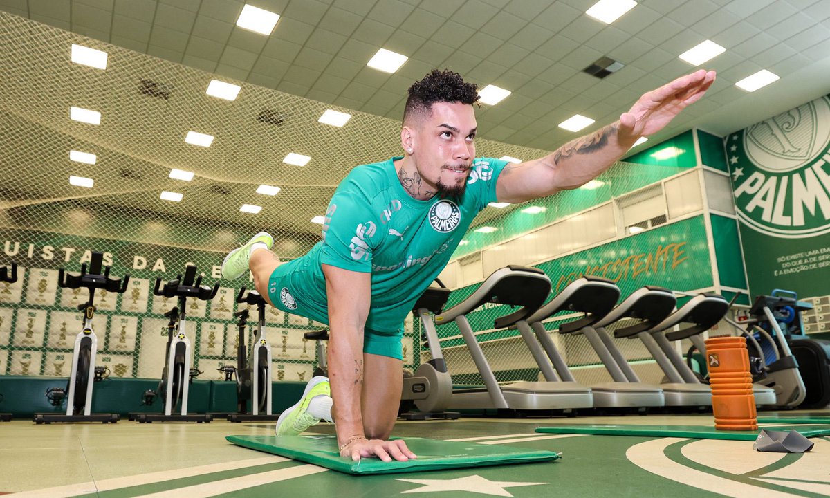 futebol_info's tweet image. Palmeiras só conta com Paulinho 100% depois da Copa do Mundo.

A ideia do Verdão é que o atacante volte aos gramados em maio e esteja em alto nível após a Copa.

🗞️ @UOL | @PVC 
📸 Fabio Menotti/SEP