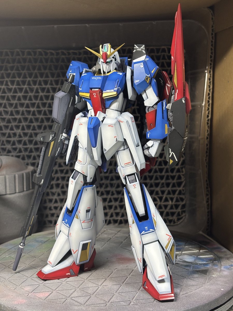 MG Zガンダム ver.Ka 運搬用に梱包しつつ完成写真見直したら『なんか眼