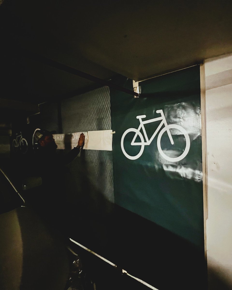 Divadisplaysinc's tweet image. Clean lines, clear direction, and zero guesswork 🚲🅿️

📞 Call 301-798-2717 to talk through your next install or repair. Maryland-made work, no shortcuts.

#CustomSignage #WayfindingSigns #ParkingGarageSigns #CommercialSignage #MarylandBusiness #DMVBusinesses #SignInstallation