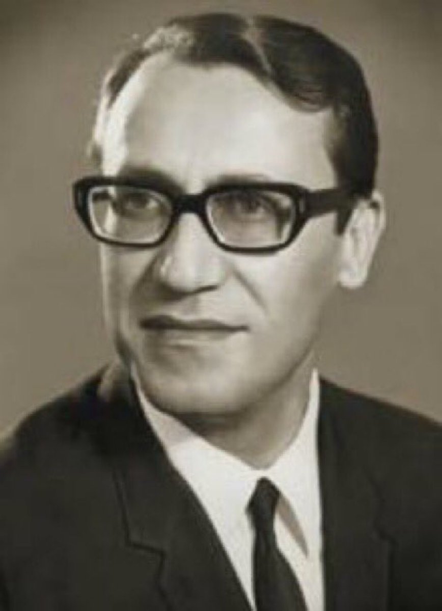 Eski TBMM Başkanı Ferruh Bozbeyli:
 "... Bu ülkede sağcıların da, solcuların da, sosyalistlerin de, hatta komünistlerin bile bir devlet terbiyesi  vardır, hangisi iktidara gelse bir devlet kültürü ile ülkeyi yönetir.

Ancak dincilerde devlet kültürü yoktur, iktidara geldiklerinde