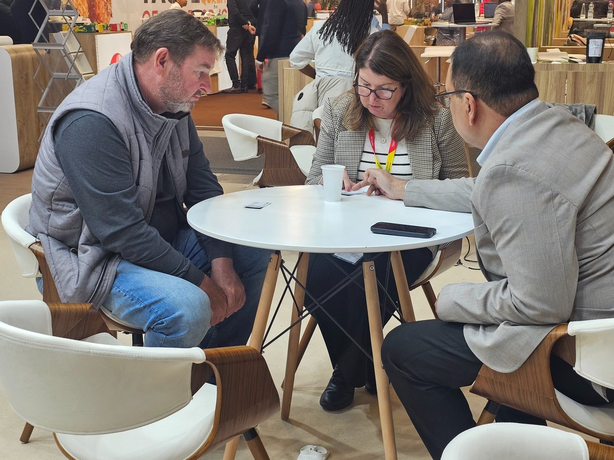 eBusiness Weekly tweet media