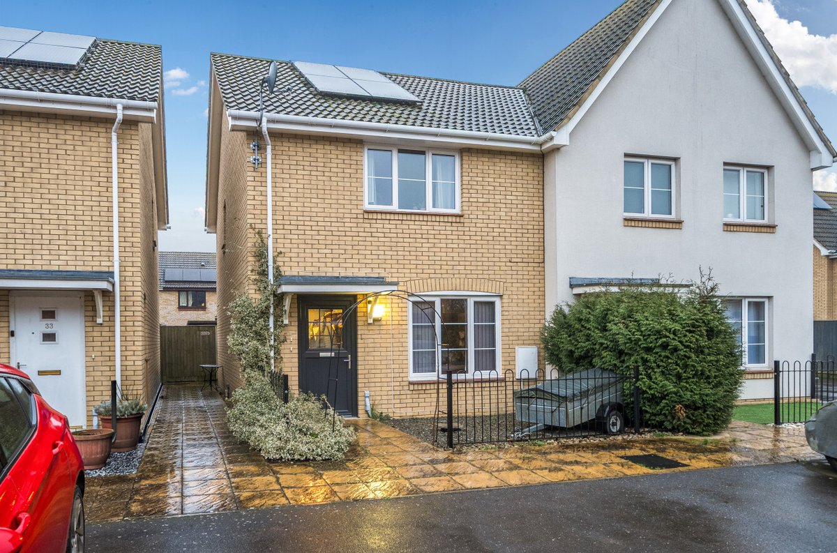 Urban_Moves's tweet image. A 2 Bed #SharedOwnership House in #Manea
Guide Min Deposit £6,650
Guide Min Income £22,200
Approx. 834 Sqft
Spacious Kitchen/Dining Room
Bathroom plus Downstairs WC
Rear Garden
Two Parking Spaces
#ClarionHousing
urbanmoves.com/properties/599…