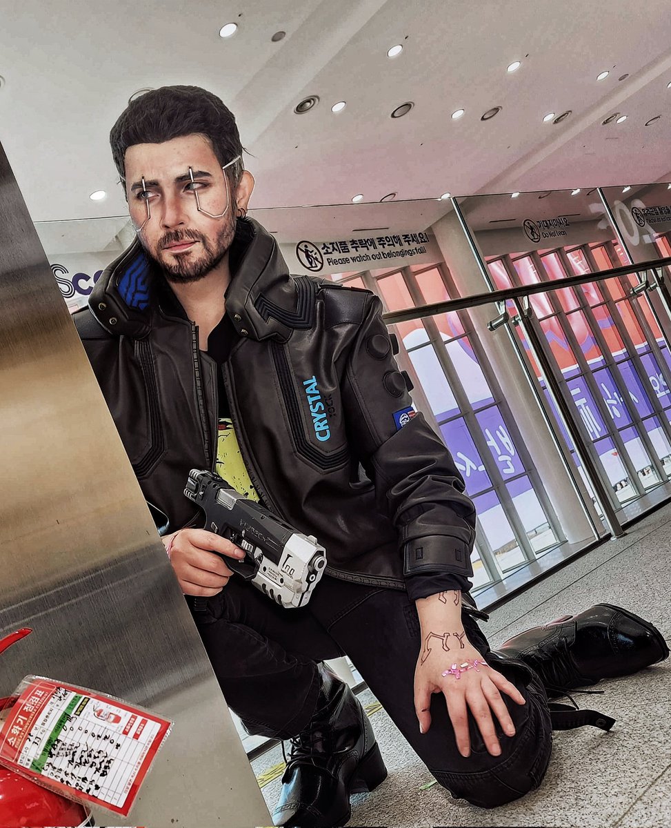 minor1213's tweet photo. I Walk the Line
In Grand Imperial Mall
#cyberpunk2077 #vcosplay https://t.co/K5j93WD0dS