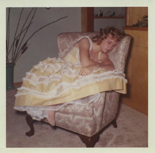 readingwjess's tweet photo. Livro: Lolita
★★★★½ + (favorito)
"Eu era uma menina em flor, e olhe o que você fez comigo. Eu devia chamar a polícia e dizer a eles que você me violou, seu velho asqueroso"

Música: Liquid Smooth, Mitski https://t.co/5Z3GAwojS6