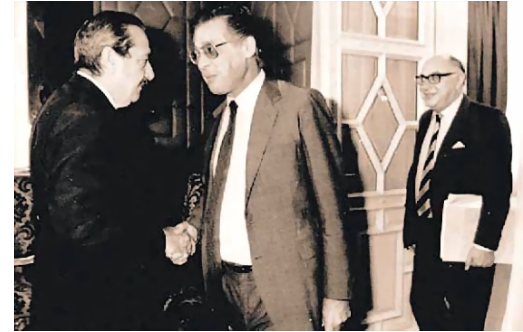 CEHEAL_IIEP's tweet photo. #Efemérides | @CEHEAL_IIEP
🗓️ 19 | 2 | 1985
🏦Juan Vital #Sourrioulle es designado Ministro de #Economía.
🪙Su gestión quedó marcada por el #PlanAustral y el “giro realista” del gobierno de #Alfonsín https://t.co/OsLq3P6hRy