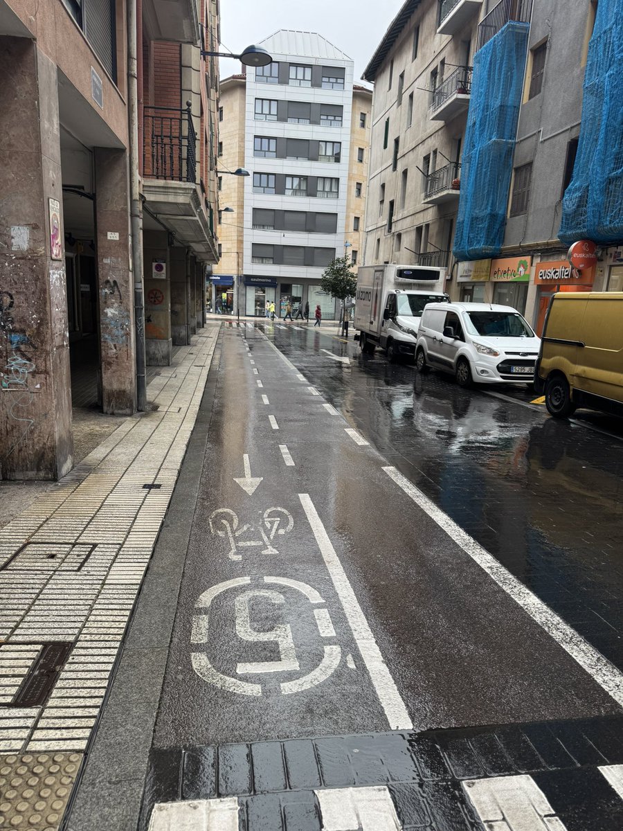 🚲 El Pleno de Errenteria aprueba la moción del @PSEerrenteria para impulsar una nueva etapa en la movilidad.
➡️ 20 votos a favor.
Objetivo: actualizar el Plan de Movilidad Ciclista y Peatonal y cumplir lo pendiente.

socialistasguipuzcoanos.com/errenteria/el-…