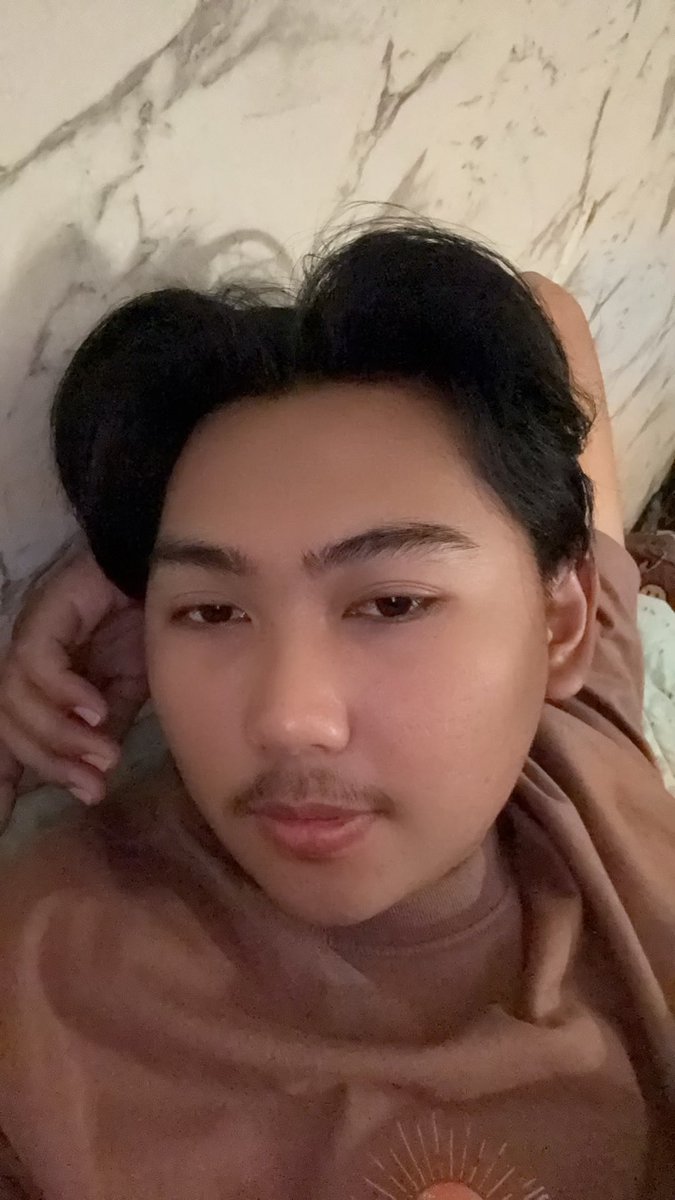 KlaPeerapatt's tweet photo. ง่วงแต่นอนไม่หลับ😩 #ระยอง https://t.co/k6vPAcWhw3