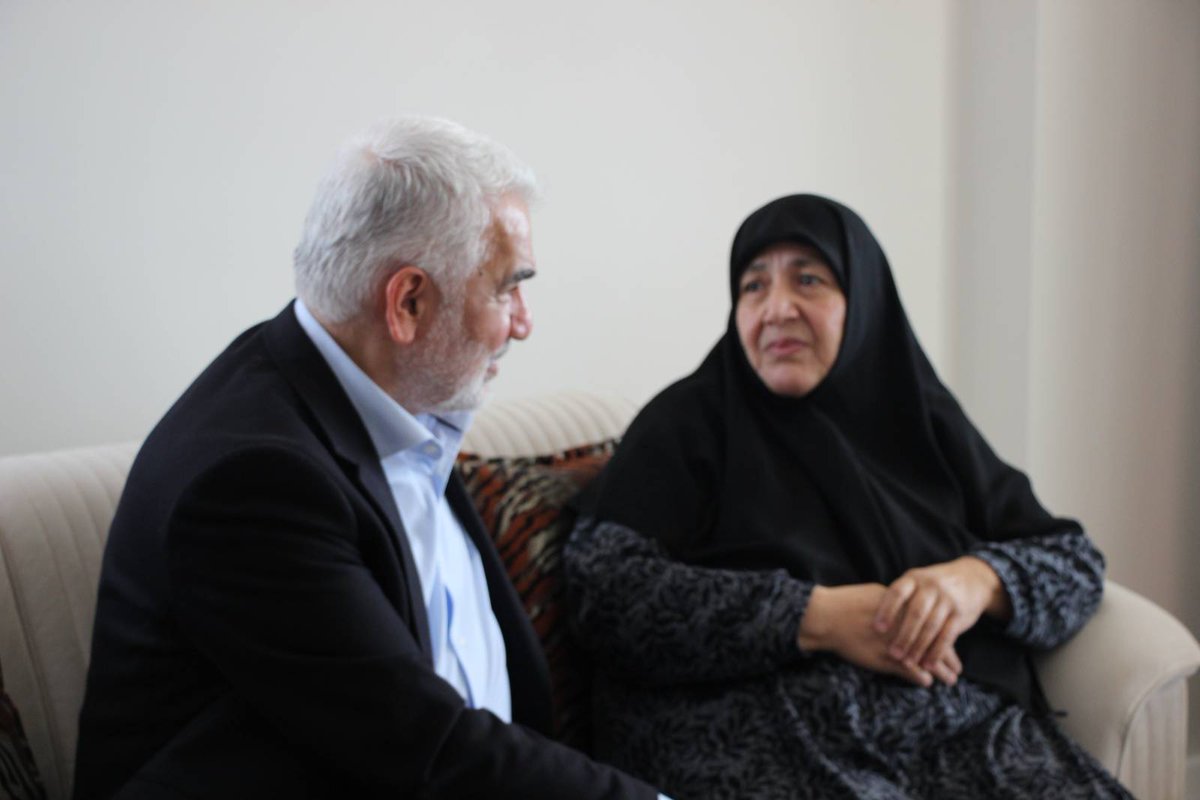 HurDavaPartisi's tweet image. Genel Başkanımız Sayın Zekeriya Yapıcıoğlu, 6 Şubat depremlerinde vefat eden Kahramanmaraş İl Başkanımız Nusrettin Üdürgücü'nün kabrini ziyaret etti.

Genel Başkanımız Nusrettin Üdürgücü'nün annesi Fatma Teyzeyi evinde ziyaret ederek hayır duasını aldı.