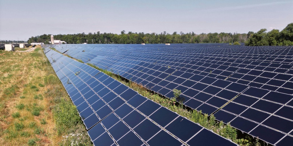 JSGSPP's tweet image. If Canada is to become an energy superpower, it needs to make participation in the global clean electricity revolution a national priority. 

Seizing the rapid growth of solar energy will be key to securing a prosperous economic future.

#JSGSPolicyPaper schoolofpublicpolicy.sk.ca/research-ideas…