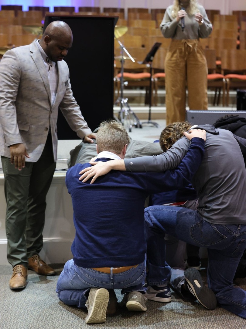 BrewtonParker's tweet photo. This week in chapel, we were reminded that faithfulness matters.
If we keep showing up, Jesus meets us where we are. Healing and transformation happen in His presence. - You are in the right place, at the right time! https://t.co/LxmRkP0cew