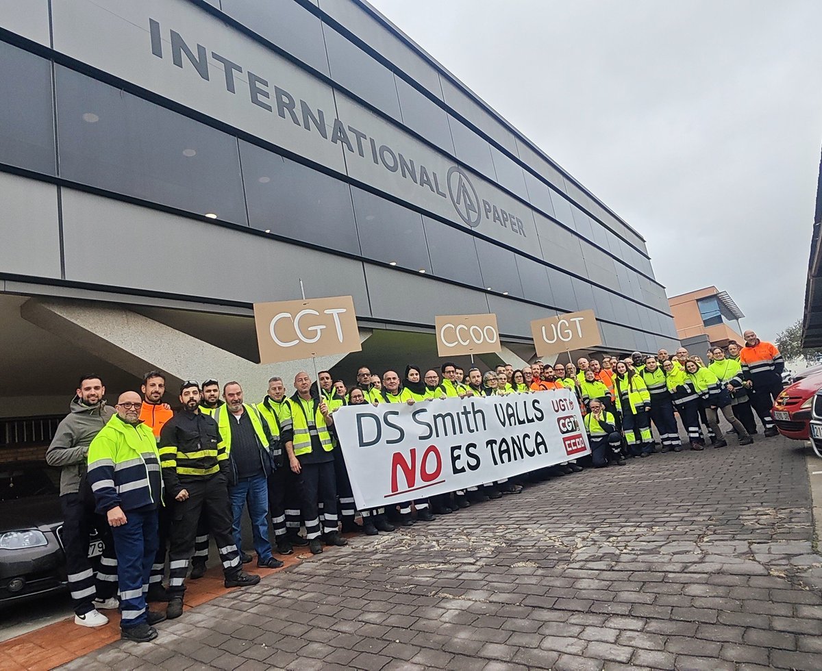 gToteC's tweet photo. No són 200 treballadors, són 200 famílies 

https://t.co/XeMLoSoKn8

@Esquerra_ERC 
@socialistes_cat 
@JuntsXCat 
@cupnacional 
@SomComuns
@dssmithgroup 
#internationalpaper https://t.co/sxuRDFaqWC