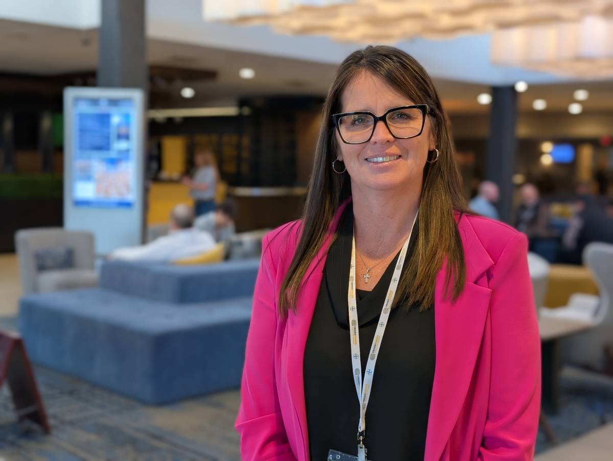 realagriculture's tweet image. Pulses offer key agronomic benefits, improve soil health, and diversify markets. Robyne Davidson shares insights on their role in crop rotation. Learn more: ow.ly/FSy150Y8vQu #cdnag #pulses