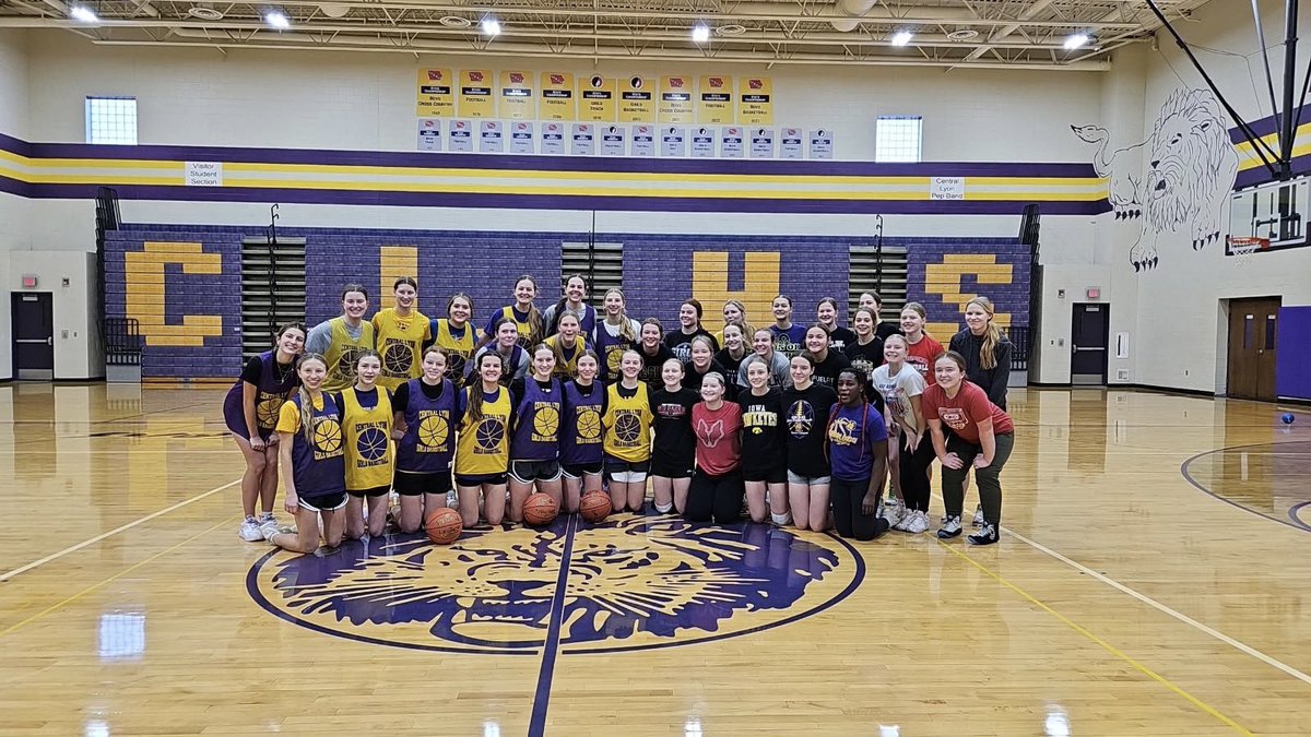 Central Lyon Girls Basketball tweet media