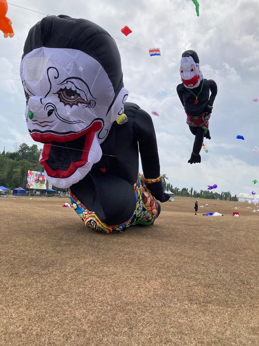 Tados43's tweet photo. Kulüp ��yemiz Fevzi Kır Malezya'nın Pasir Gudang şehrinde düzenlenen uluslararası uçurtma festivalinde ülkemizi ve kulübümüzü temsil etti. Kendisine çok teşekkür ederiz.🇹🇷 

#uçurtma #kite #uçurtmaşenliği #kitefestival https://t.co/iGWygHCcKM