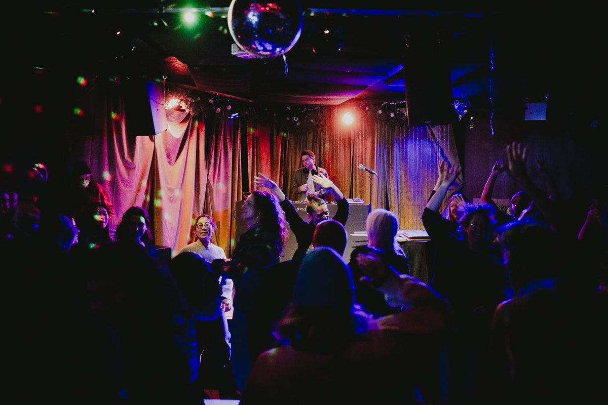 NewYork_CM's tweet image. Big thanks to DJ Dash for keeping the energy high at our dance party! #CMNYC #CMkoorsoo