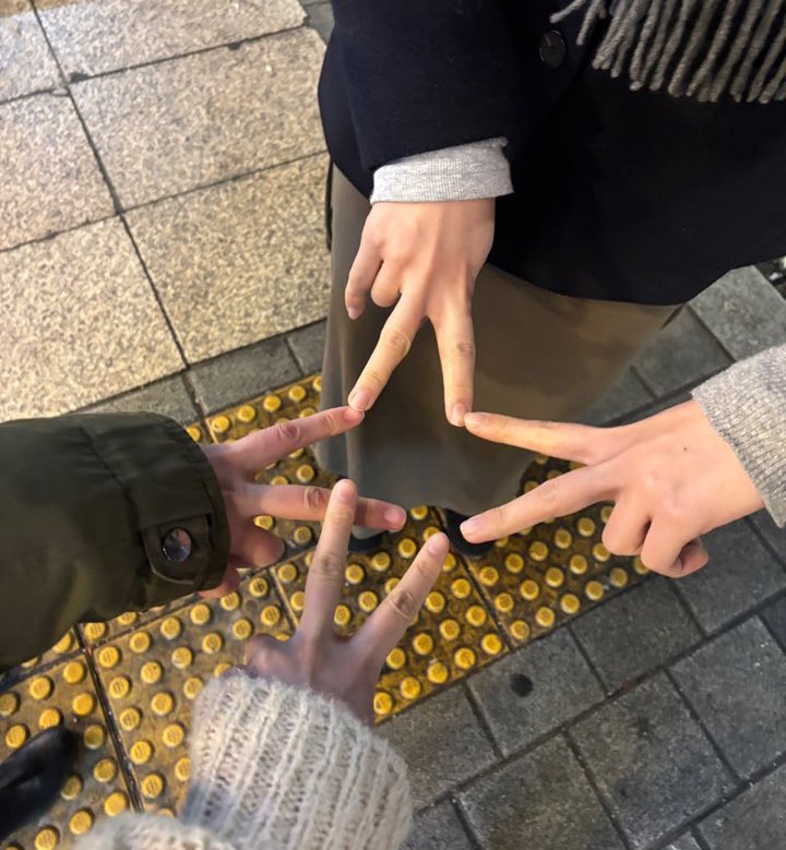 store_bjr's tweet photo. 신년회만 챙기는 비백...! (ㅎㅎ)
2026년도 어김없이 신년회를 진행했습니닷!

올 한 해도 외롭지않기를
비백이 함께 할게요💙🧡

*두근두근...! 올 이른 상반기 재미난 소식을 들고 돌아올게요! https://t.co/E7OAthURxp