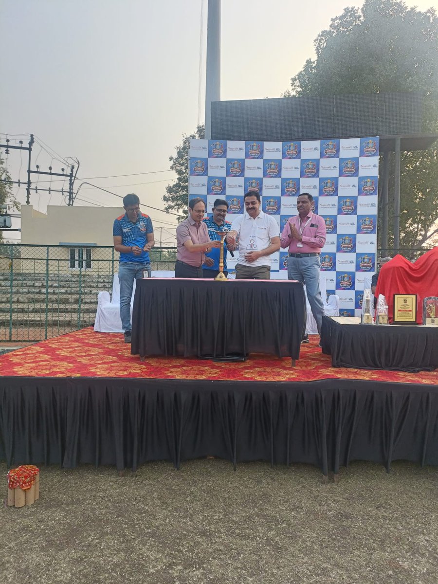 pmg_rajkot's tweet photo. India Post employees participated with great enthusiasm in the Cricket Tournament organized by Wockhardt Hospital, Rajkot. The tournament was inaugurated by PMG, Rajkot Region Shri Pawan Kumar Dalmia and other dignitaries 🏏📮
#TeamIndiaPost #SportsSpirit https://t.co/WBcMGHIifo