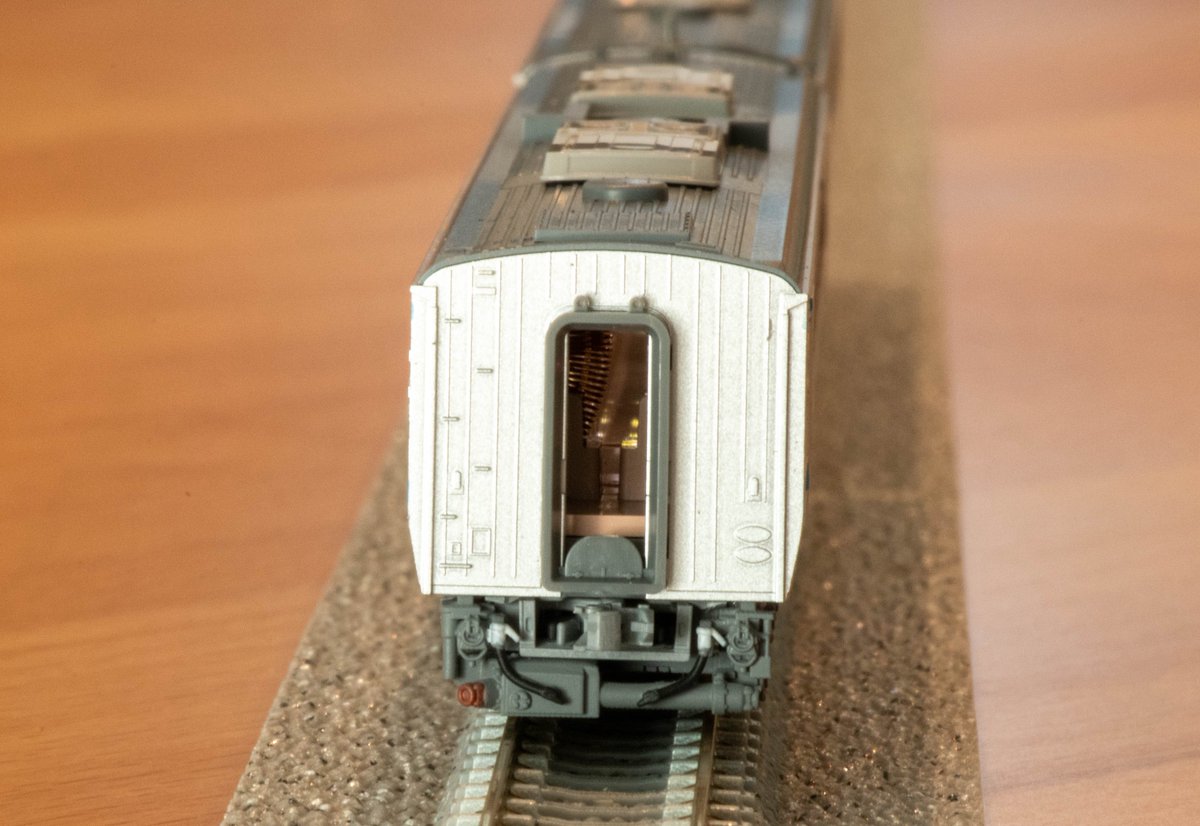 ②KATOからキハ181系四国色が発売されるので見劣りしないようにTOMIXのキハ185系のディテールアップしました。
slopemodel(<a href="/slopemodel/">SlopeModel/スロープモデル</a>)さんの車端機器3Dパーツを購入しました。
スゴくリアルでカッコいい✨️
注文間違えちゃってキハ185-1000の車端機器が1個足りなかった😥ｱﾘｬﾘｬ