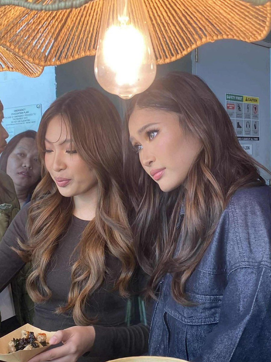 4everbinii's tweet photo. hello #jholet https://t.co/N4n8NXKld8