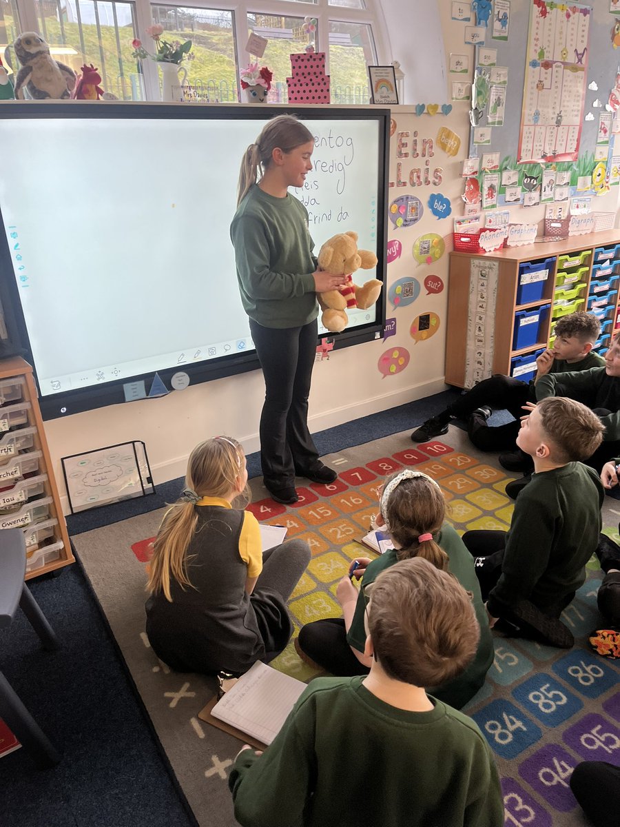 Dosbarth Mrs Davies tweet media