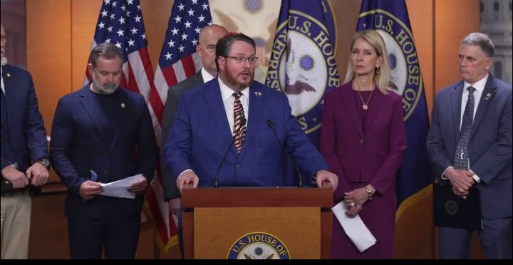 BLA_Network's tweet photo. Breaking: Good news for Biafrans💯 
U.S. lawmaker Riley Moore shows the U.S. Congress a written statement by the British government stating that Nigeria should be divided after 100 years, which he said expired in 2014. https://t.co/XJdBPIL4QZ