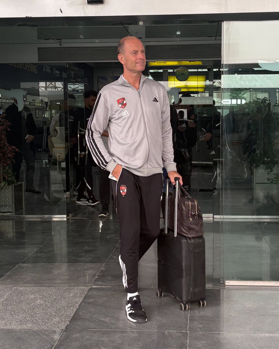 AlAhly's tweet photo. 📍مطار القاهرة 🛫

لحظات ما قبل إقلاع رحلة فريقنا إلى الجزائر 🦅 https://t.co/SFlEW2t1s9