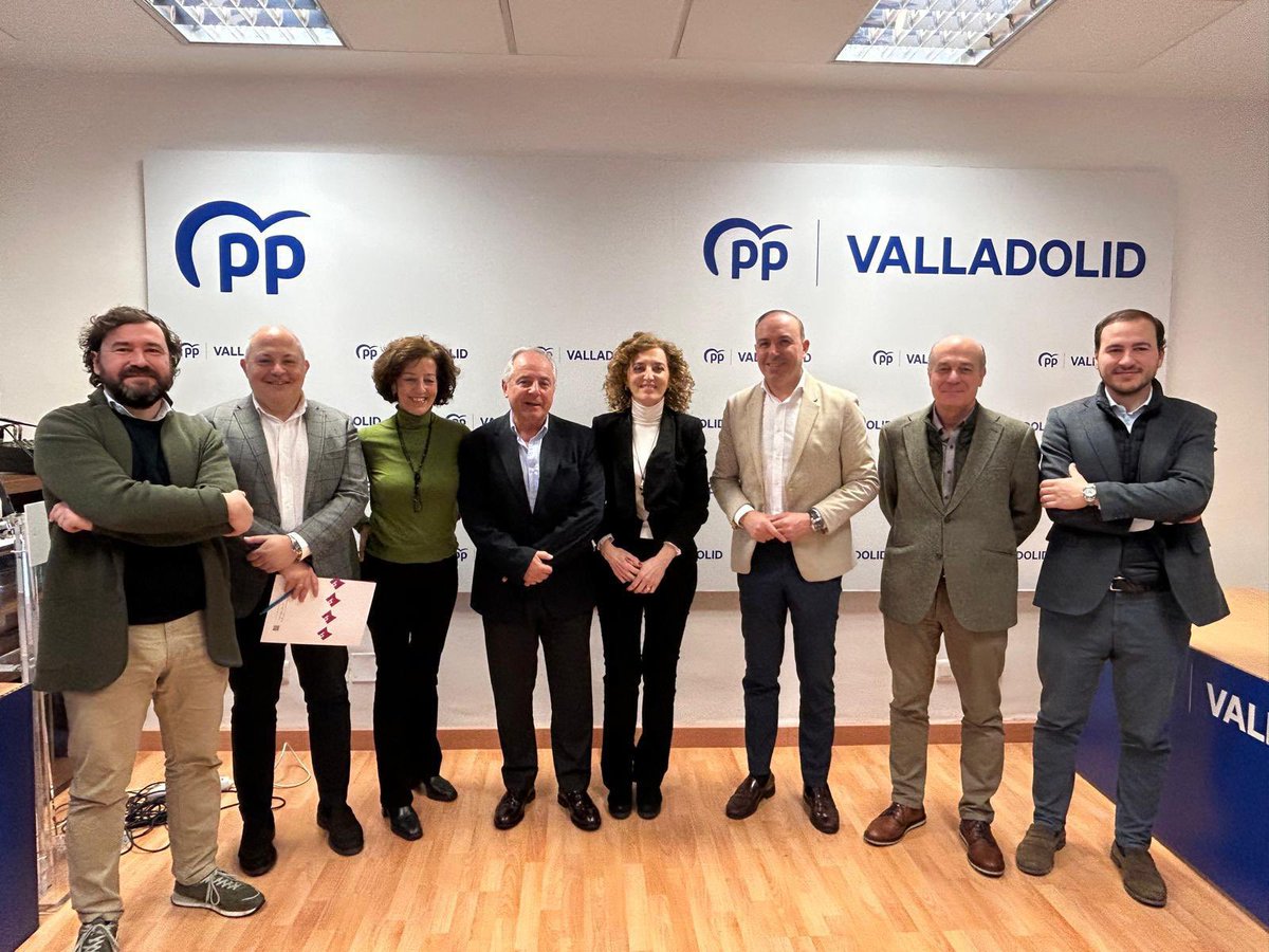 PPValladolid's tweet photo. 🏗️ Reunión sectorial con la Asociación Vallisoletana de Empresarios de la Construcción.

@MariaPardo2706 mantiene un encuentro de trabajo con AVECO. 

🔵 Escuchamos de primera mano las necesidades del sector y reforzamos el diálogo para impulsar soluciones reales. https://t.co/gVGNtq78Zd