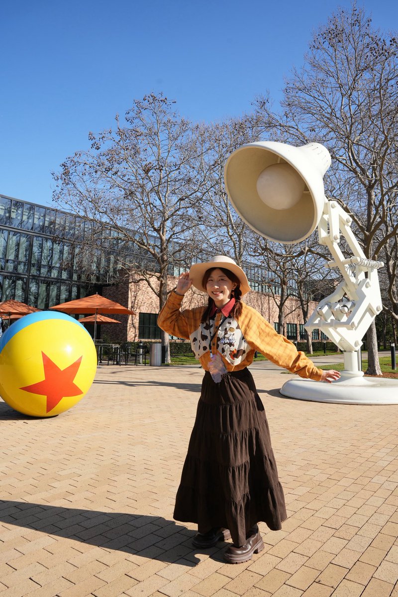 norahcomedy's tweet photo. Visited Pixar studio. Now writing my cover letter. Working here is like a dream come true. 

#pixar #pixarstudios #magicalworld #toystory #loveit♥️ https://t.co/ABH7jKsLXH